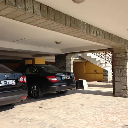 Yali Hotel 2*